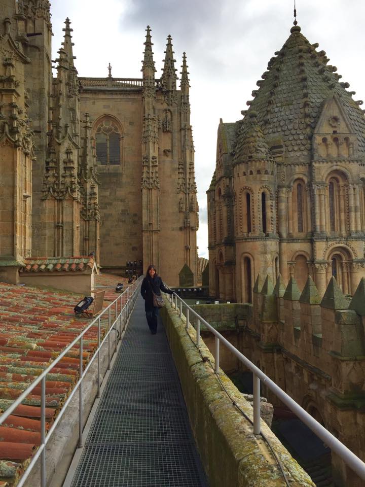 Ana Afzali on the roof of the cathedral of Salamanca.